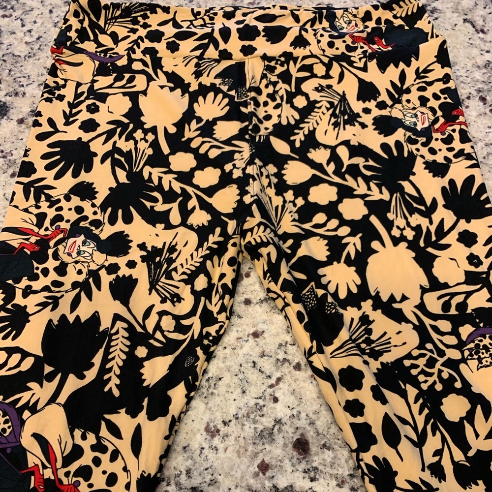 LuLaRoe Disney Tall/Curvy Cruella de Vil leggings